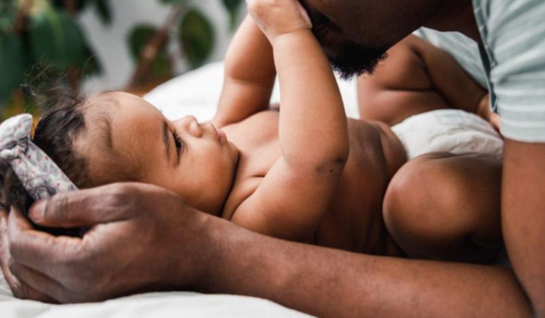 Hydratation et protection : un soin essentiel pour la peau des enfants noirs, mates et métissés